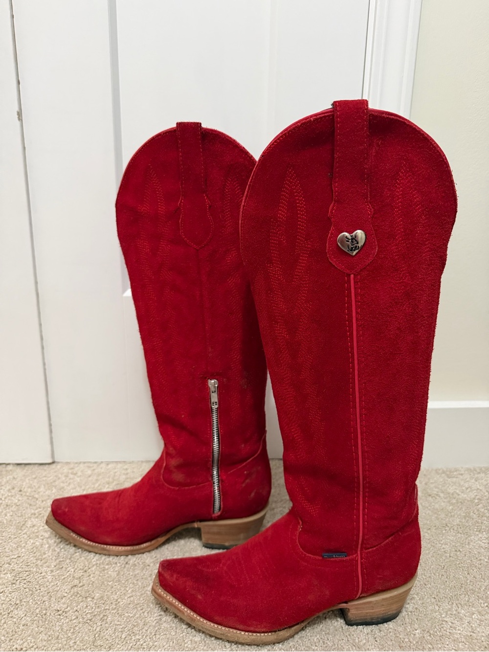Red Suede Over-the-Knee Western Boots with Heart Accent - Picture 4 of 6